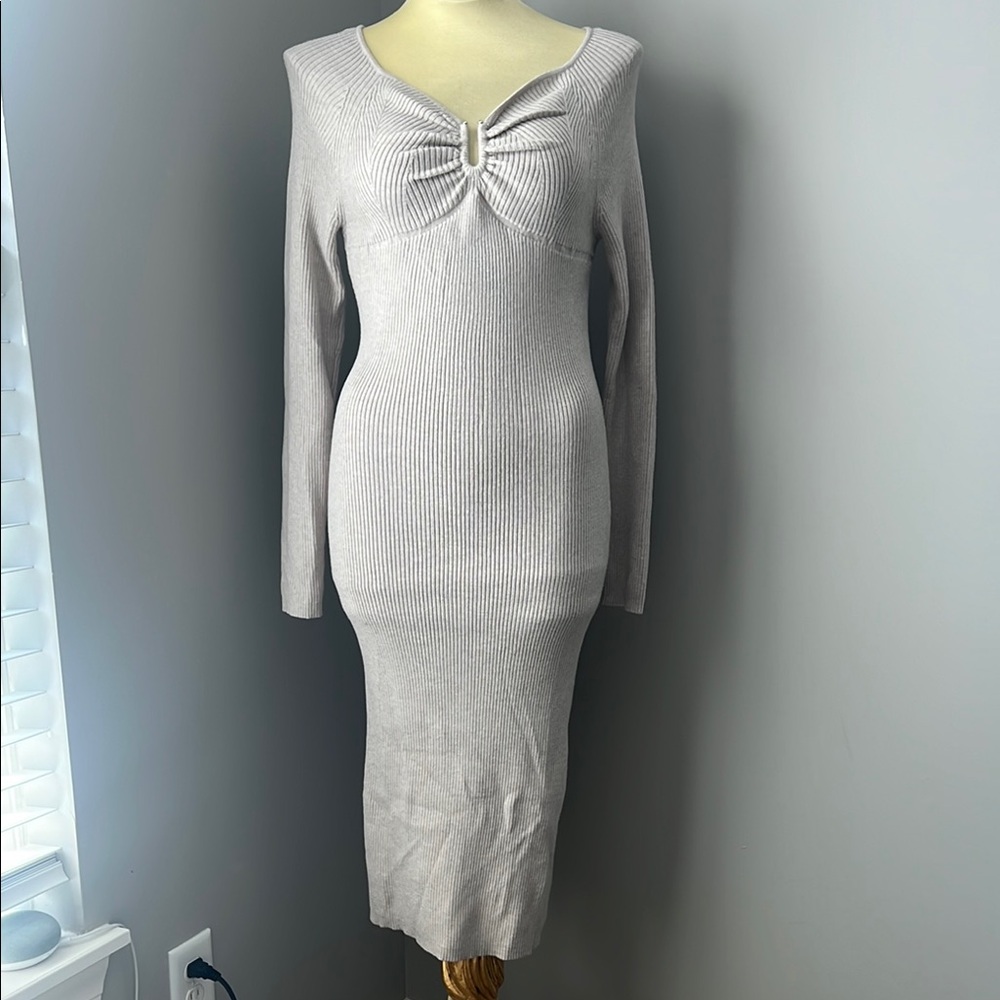 Elegant Gray Ribbed Knit Dress